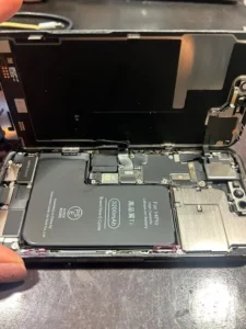 【八幡東店】iPhone 14Proのバッテリー交換修理[10/24 NEW OPEN✨]
