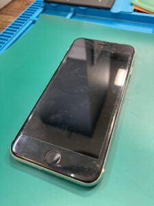 【八幡東店】iPhoneSE（第2世代）のバッテリー交換修理　[10/24 NEW OPEN✨]