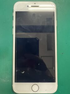 【八幡東店】iPhone8のバッテリー交換修理【10/24 NEW OPEN】