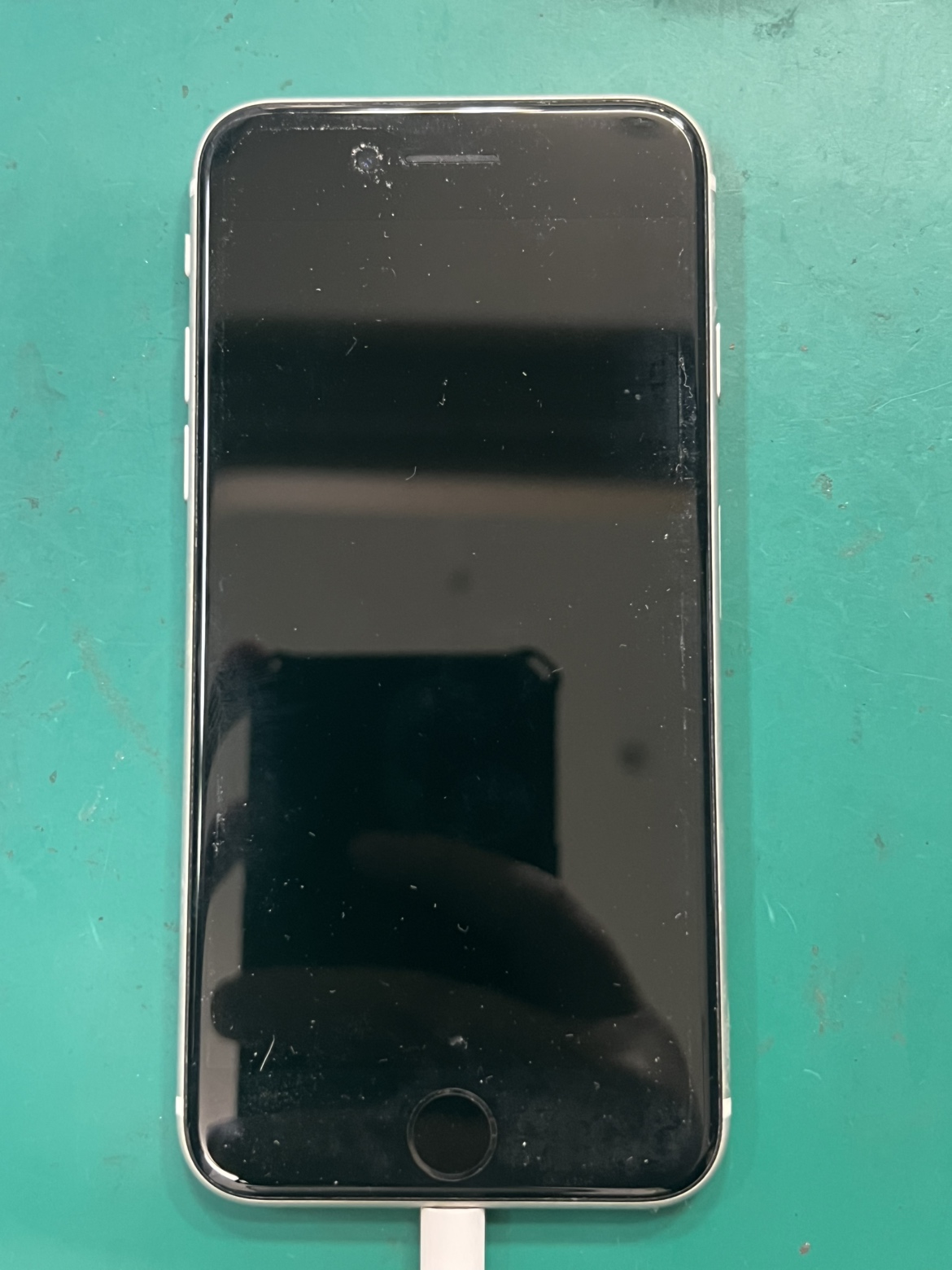 【八幡東店】iPhoneSE(第2世代)のバッテリー交換修理【10/24 NEW OPEN】