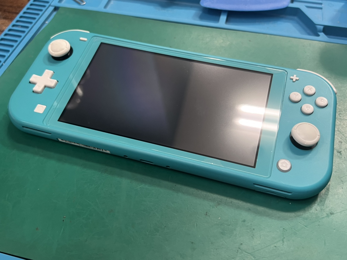 【八幡東店】Switch Liteのバッテリー交換修理【10/24 NEW OPEN】