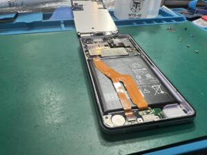 【八幡東店】AQUOS sense5Gのバッテリー交換修理【10/24 NEW OPEN】