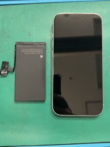【八幡東店】iPhone15のバッテリー交換修理【小倉南区よりご来店】