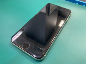 【八幡東店】iPhoneSE（第2世代）のバッテリー交換修理　[10/24 NEW OPEN✨]