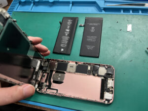 【八幡東店】iPhone6sのバッテリー交換　[10/24 NEW OPEN✨]