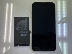 【八幡東店】iPhone 13のバッテリー交換修理【10/24 NEW OPEN】