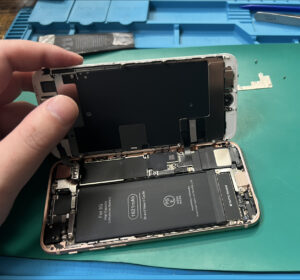【八幡東店】iPhone 8のバッテリー交換修理　[10/24 NEW OPEN✨]