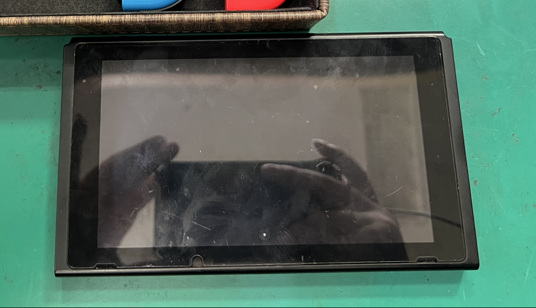 【八幡東店】SwitchのSDカードトレイ交換修理　[小倉北区よりご来店]