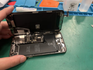 【八幡東店】iPhone11Proの バッテリー交換修理【八幡西区よりご来店】