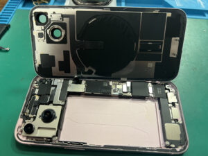【八幡東店】iPhone15のバッテリー交換修理【小倉南区よりご来店】