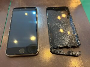 【八幡東店】iPhone SE(第3世代)の画面割れ修理　[若松区よりご来店]