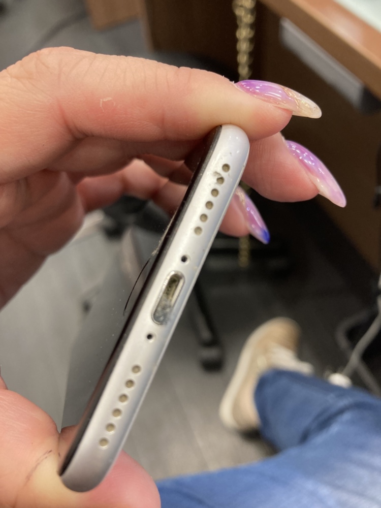 【八幡東店】充電器口ってホコリが詰まってるんです（涙）