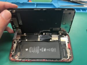 【八幡東店】iPhoneXRのガラス割れ修理【小倉北区よりご来店】