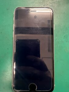 【八幡東店】iPhoneSE(第2世代)のバッテリー交換修理[小倉南区よりご来店]