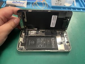 【八幡東店】iPhone 12miniのバッテリー交換修理[小倉北区よりご来店]