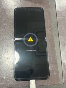 【八幡東店】Galaxy Z Flip4のバッテリー交換修理[若松区よりご来店]