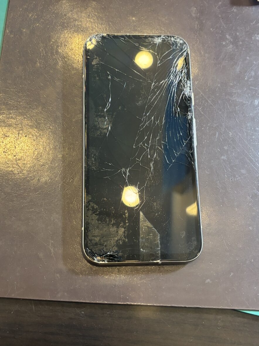 【八幡東店】Google Pixel 8aの画面交換修理　[小倉南区よりご来店]