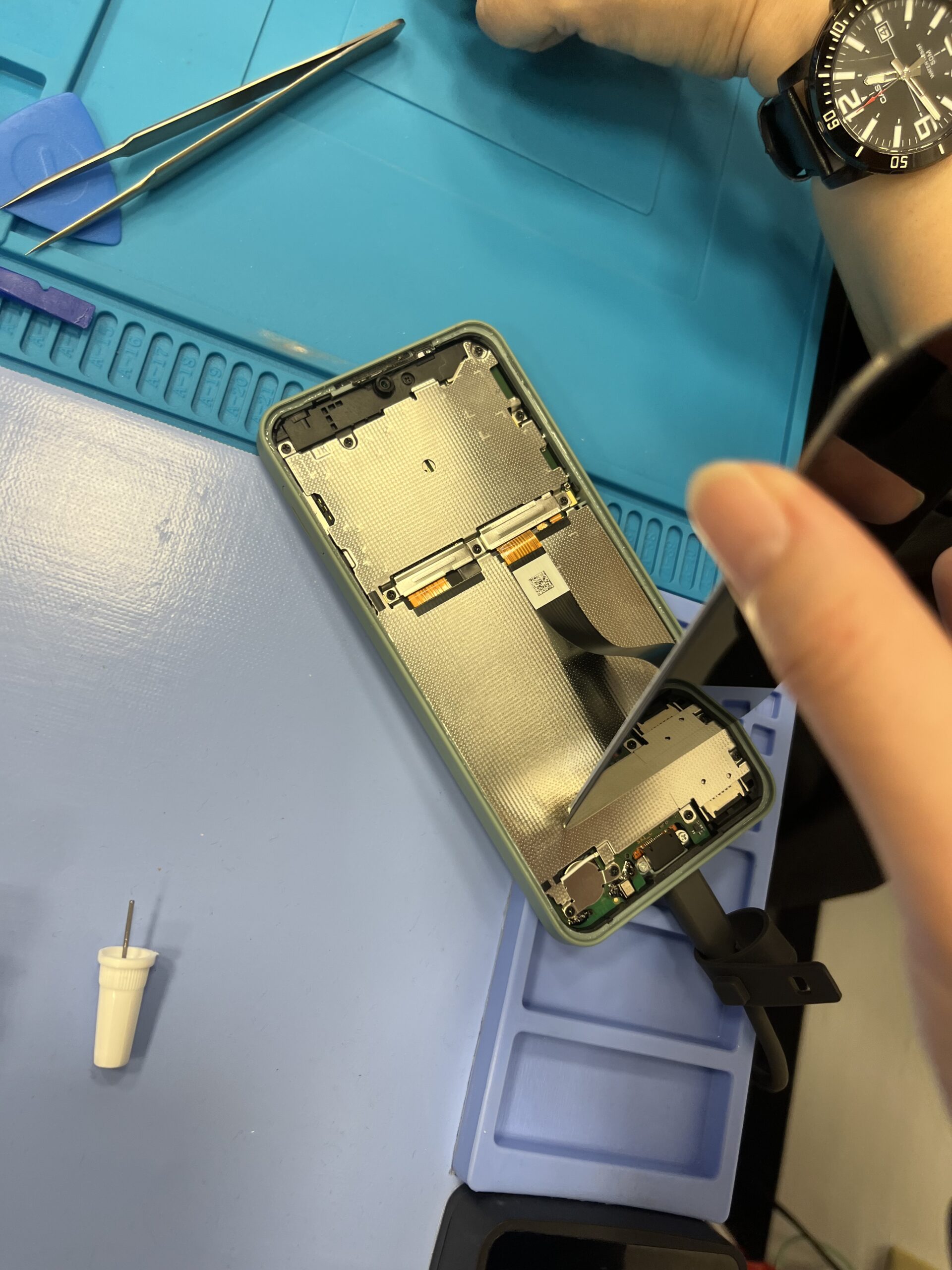 【八幡東店】Android AQUOSwishのバッテリー交換【小倉北区よりご来店】