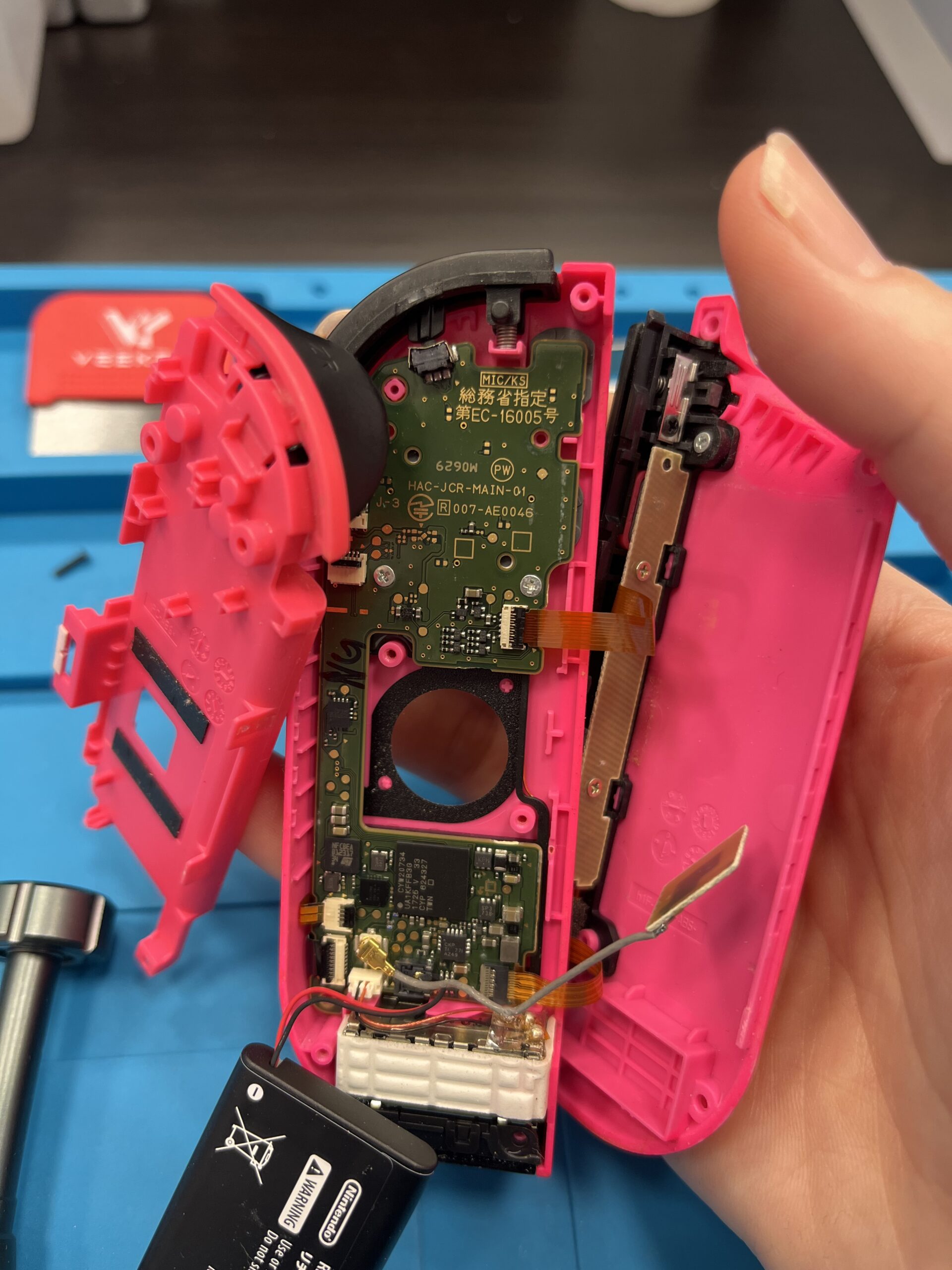 【八幡東店】Joy-Conのスティック交換修理【若松区よりご来店】