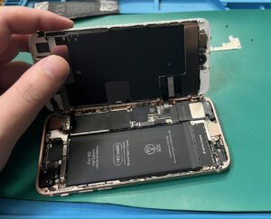 【八幡東店】iPhone8のバッテリー交換修理【小倉南区よりご来店】