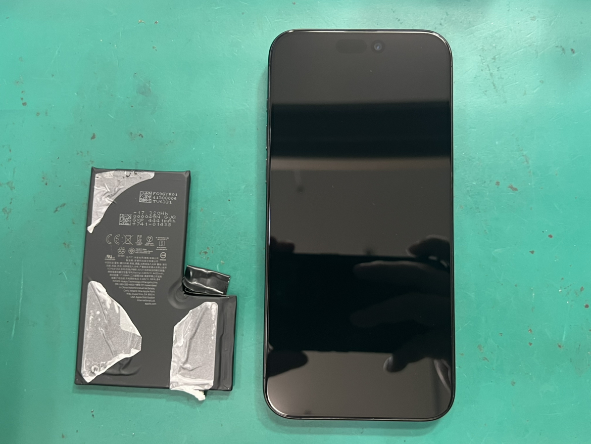 【八幡東店】iPhone15 Pro Maxのバッテリー交換修理【八幡西区よりご来店】