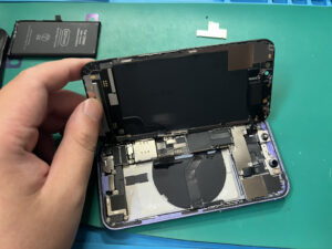 【八幡東店】iPhone12 miniのバッテリー交換修理［小倉北区よりご来店]