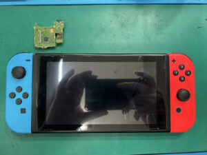 【八幡東店】Nintendo Switchのゲームカセットスロット交換修理【小倉北区よりご来店】