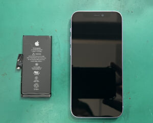 【八幡東店】iPhone12 miniのバッテリー交換修理　【小倉南区より来店】