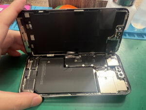 【八幡東店】iPhone14 Pro Max の バッテリー交換修理【八幡西区よりご来店】