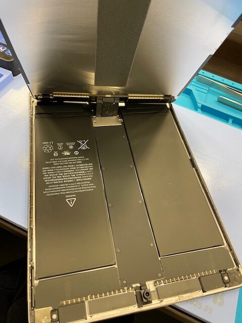 【八幡東店】iPadPro10.5インチバッテリー交換【小倉南区よりご来店】