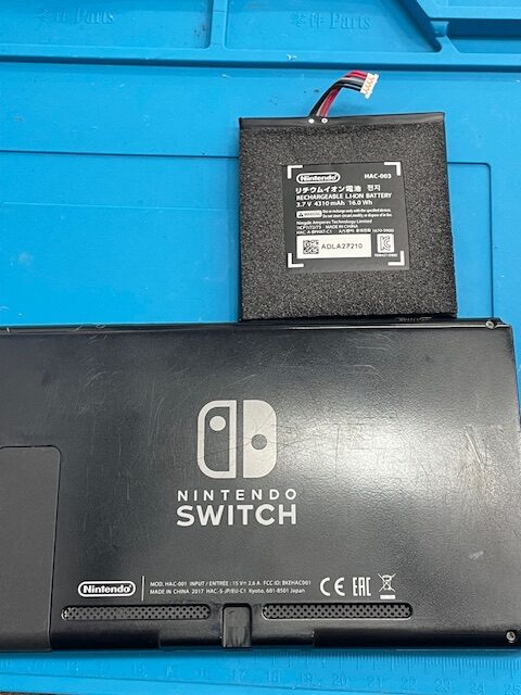 【八幡東店】Switchバッテリー膨張修理【小倉南区よりご来店】