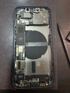 【八幡東店】iPhone 13の充電口交換修理[小倉北区よりご来店]