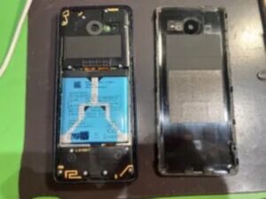 【八幡東店】BASIO4の画面載せ替え修理[東八幡区よりご来店]