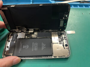 【八幡東店】iPhone 12のバッテリー交換修理【小倉南区よりご来店】