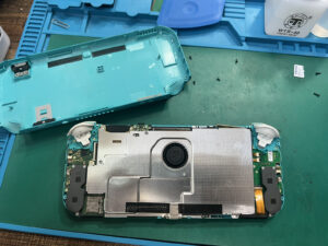 【八幡東店】Switch Liteのファン交換修理 [小倉北区よりご来店]