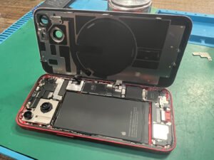 【八幡東店】iPhone14 の 電池交換修理【小倉北区よりご来店】