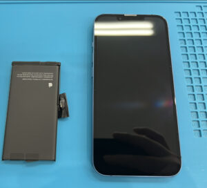 【八幡東店】iPhone13 の 電池の劣化修理【小倉北区よりご来店】