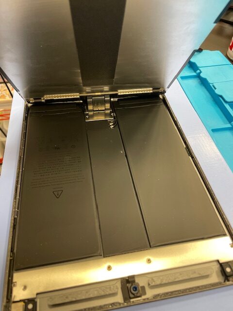 【八幡東店】iPadAir3ホームボタン修理【小倉北区よりご来店】
