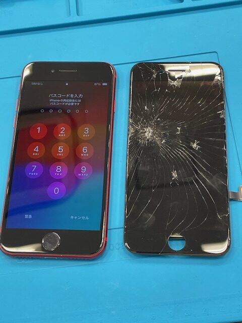 【八幡東店】iPhoneSE(第2世代)の画面割れ修理【小倉北区よりご来店】