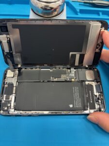 iPhoneSE(第3世代)内部