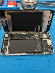 iPhone SE(第3世代)内部